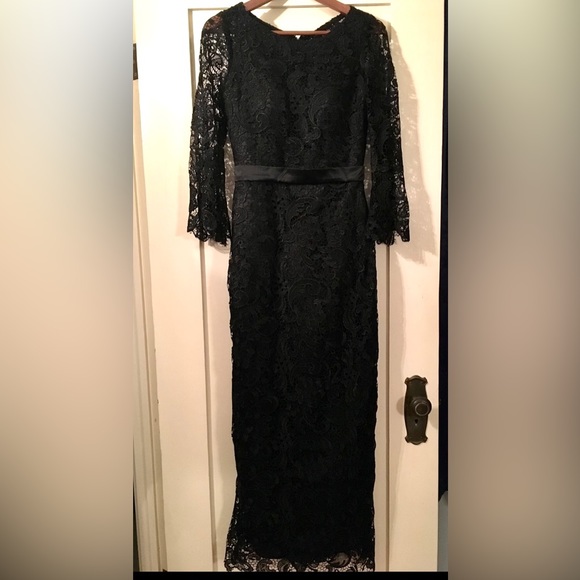 Brand New Beautiful Black Lace Formal Dress - Picture 2 of 4